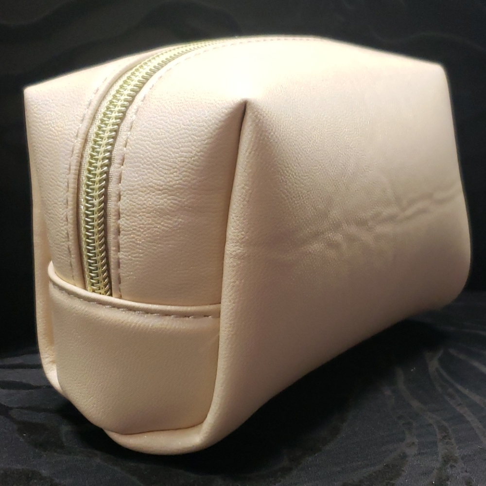Cream make up bag
